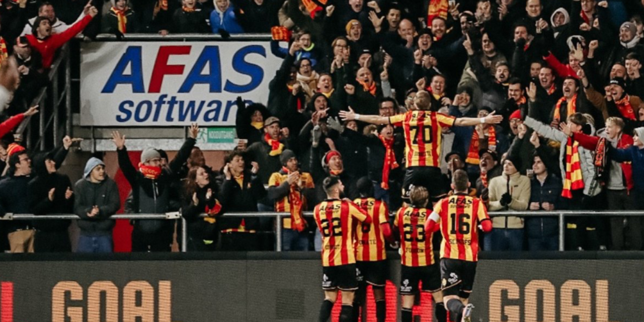 KV Mechelen wint eenvoudig van strijdvaardig Standard